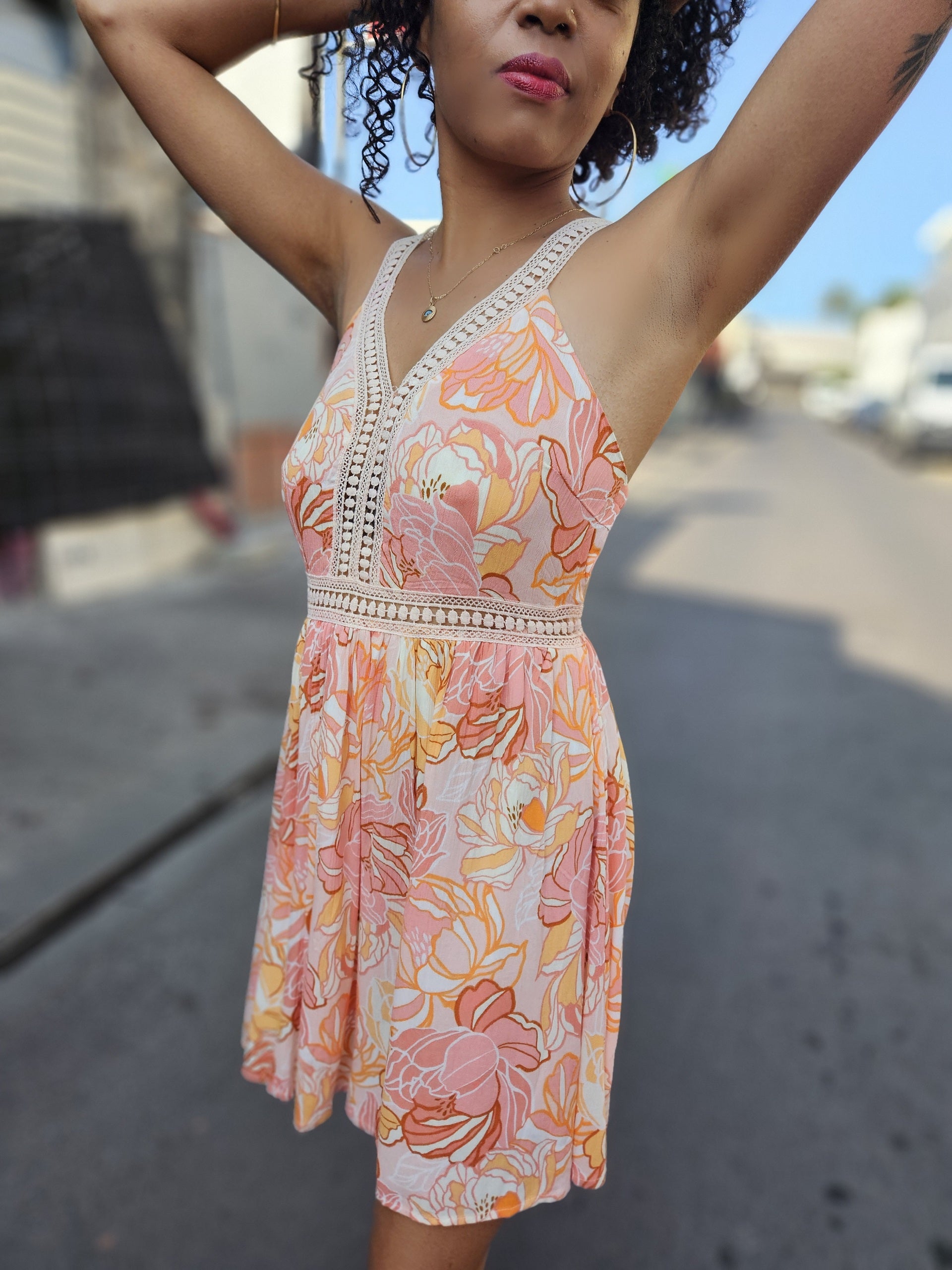 Robe courte dentelle 974,île de la Réunion